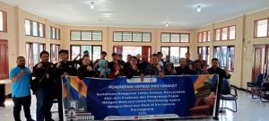 Foto bersama Sosialisasi Mitigasi Dan Tanggap Bencana Alam Di Desa Cihanjuang